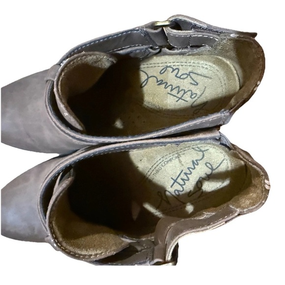 Women's Brown Ankle Boots - Picture 7 of 7